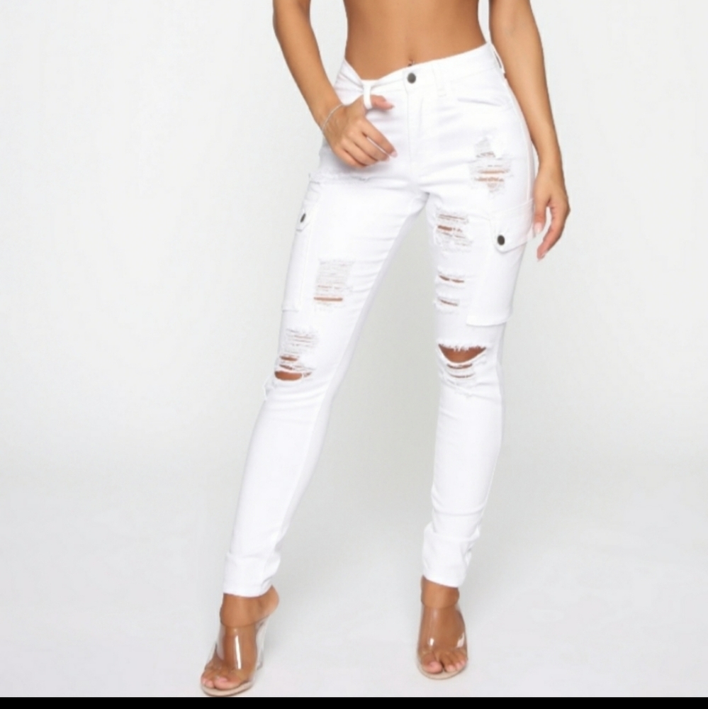 💌Distressed High Rise White Jeans💌